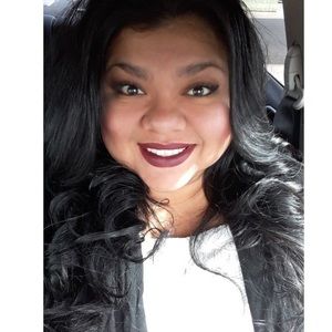 Meet your Posher, Cynthia